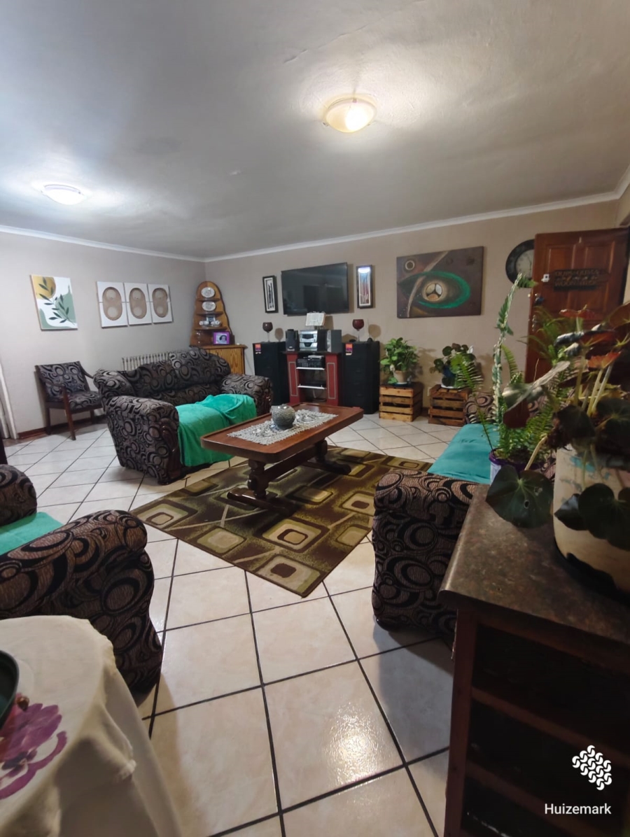 2 Bedroom Property for Sale in Vaalpark Free State